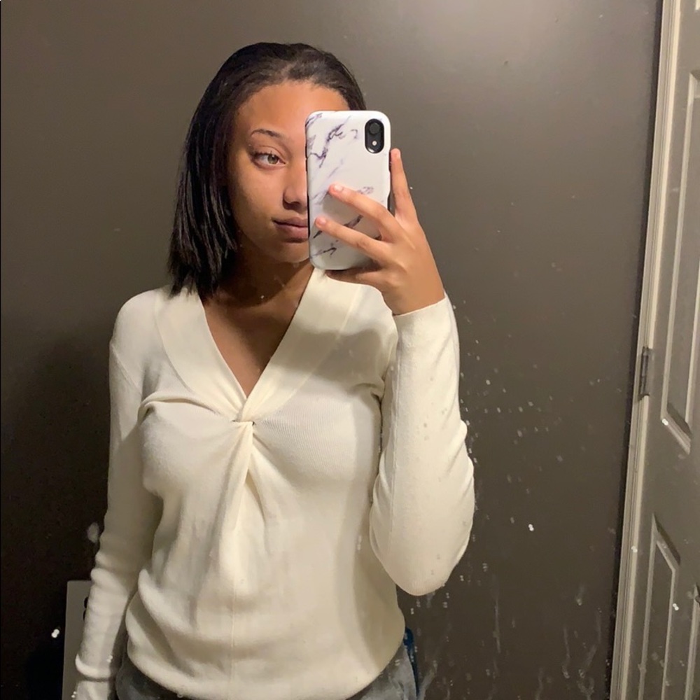 Ann Taylor LOFT Cream White V Neck - Picture 7 of 7